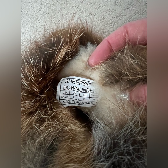 Genuine Australian Uggs (Sheepskins down under) - women’s Mini Short boot - Picture 4 of 7